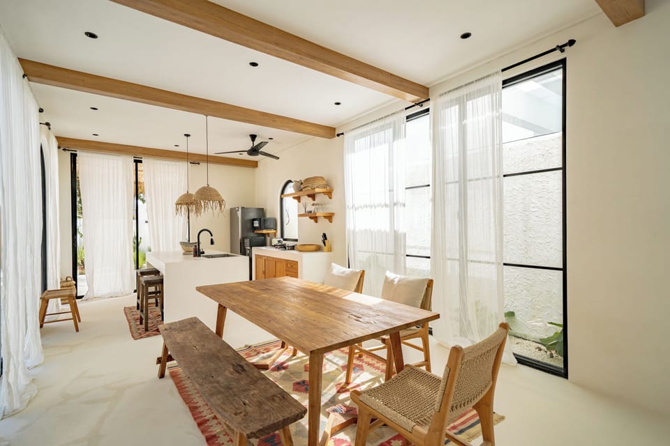 Deluxe Villa, 4 Bedrooms, Pool View | Dining room