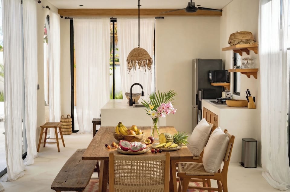 Deluxe Villa, 4 Bedrooms, Pool View | Dining room