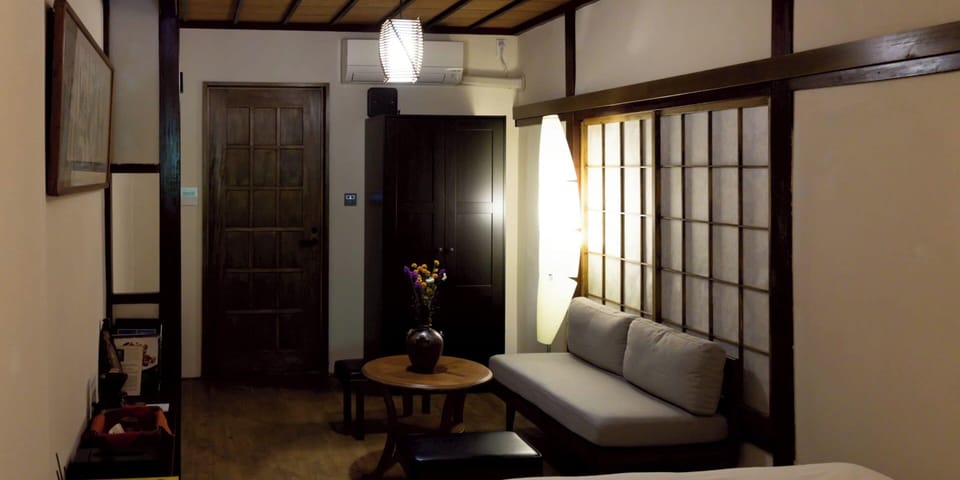 Traditional Double Room, Non Smoking (Garden Room [1F]) | In-room safe, individually decorated, individually furnished, free WiFi