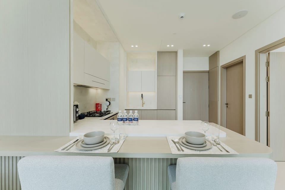 Exclusive Apartment, Balcony, City View | Private kitchen | Full-size fridge, microwave, oven, stovetop