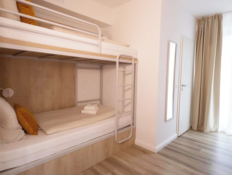 Twin Room | Desk, laptop workspace, free WiFi