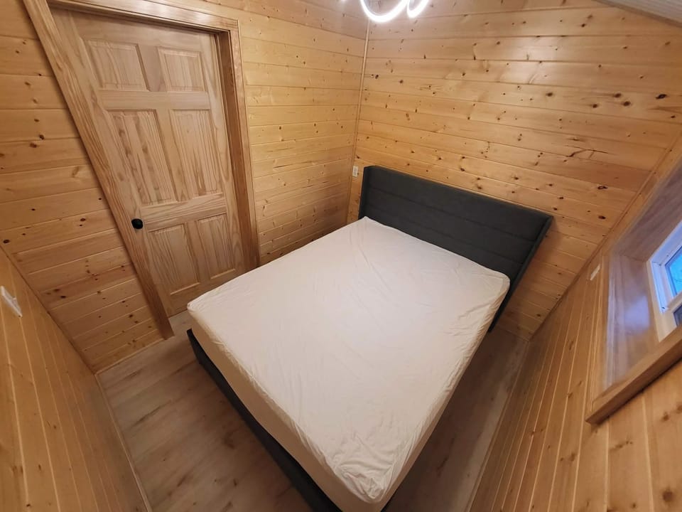 Queen- Master bedroom