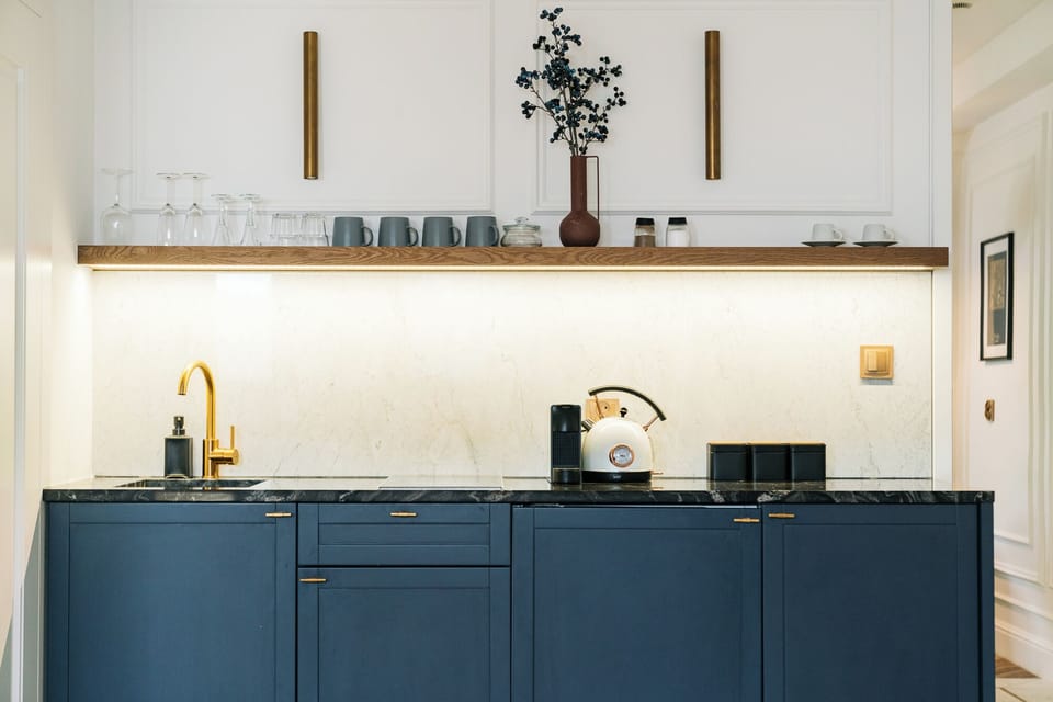 Studio Suite | Private kitchen | Mini-fridge, coffee/tea maker, electric kettle