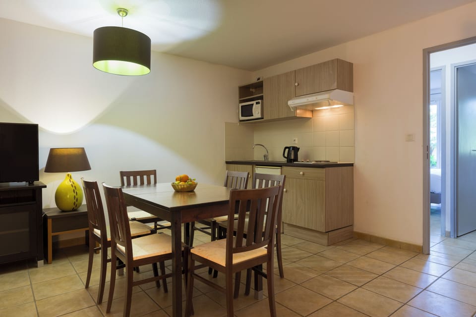 Fridge, electric kettle