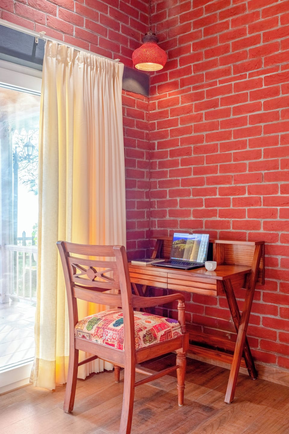 Deluxe Villa, Balcony, Hill View | Interior