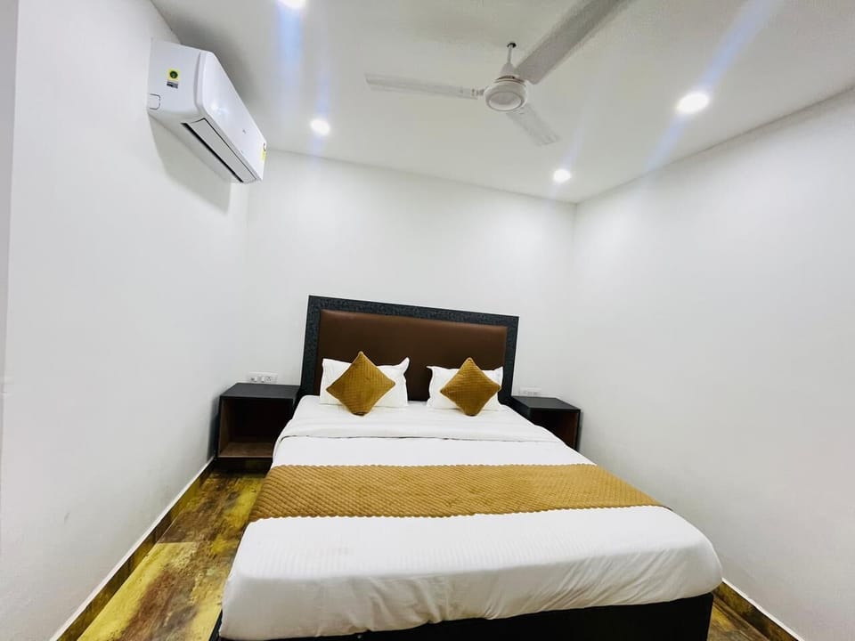 Deluxe Double Room, Balcony, City View | In-room safe, WiFi (free)