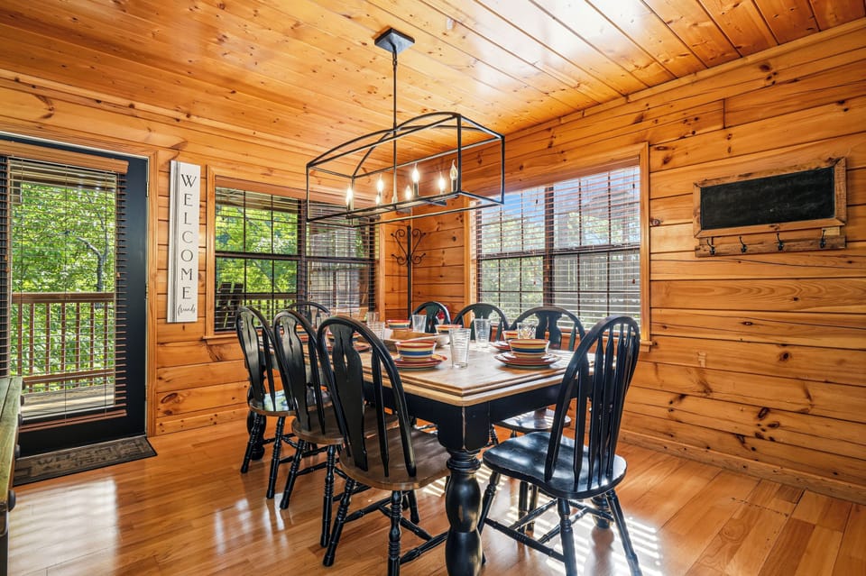 Dining Area & Bar Seating For Family Meals