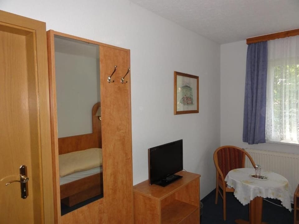 Single Room | Interior