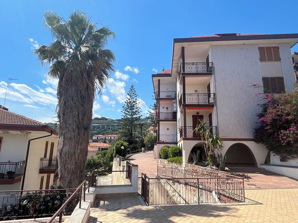 Residential Area, Balcony, Apartment, Baluster, Hacienda, Porch, Villa, Fence
