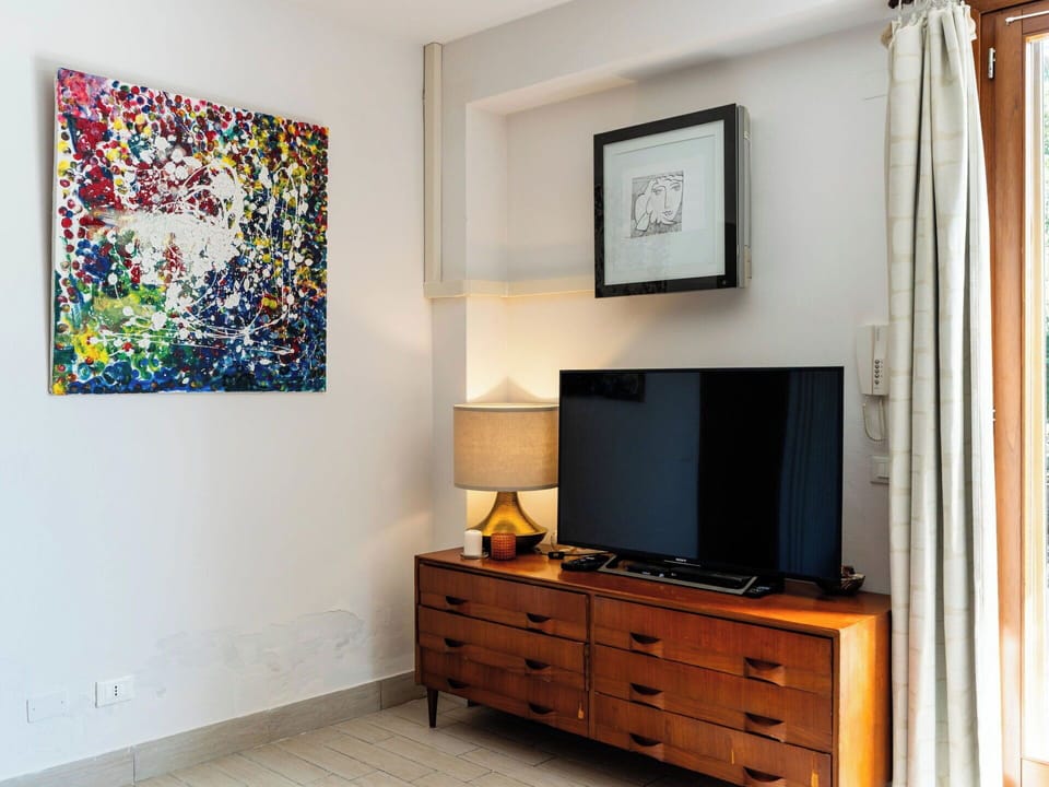 Apartment, Resort, Chair, Shade, Balcony, Kitchen & Dining Room Table, Restaurant, Eco Hotel, Hotel
