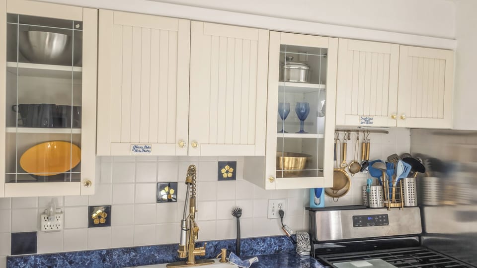 House, 2 Bedrooms | Private kitchen