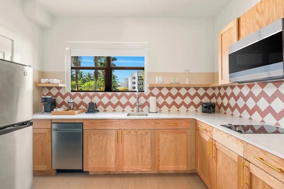 Cook with ease in a bright kitchen with modern finishes.