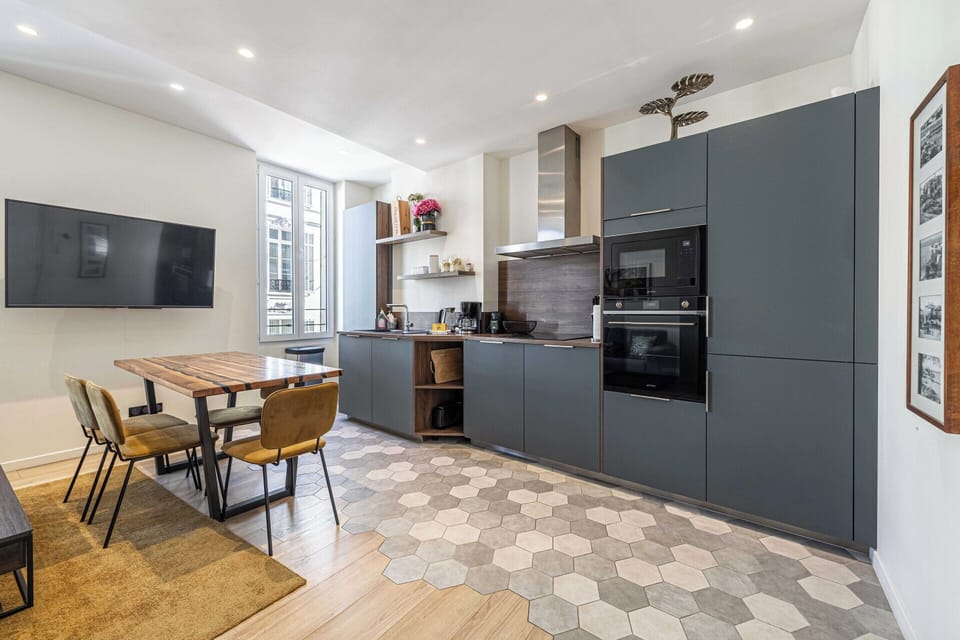 Apartment | Private kitchen | Coffee/tea maker, fridge, microwave, oven