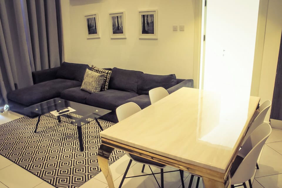 Deluxe Apartment, Garden View | Interior