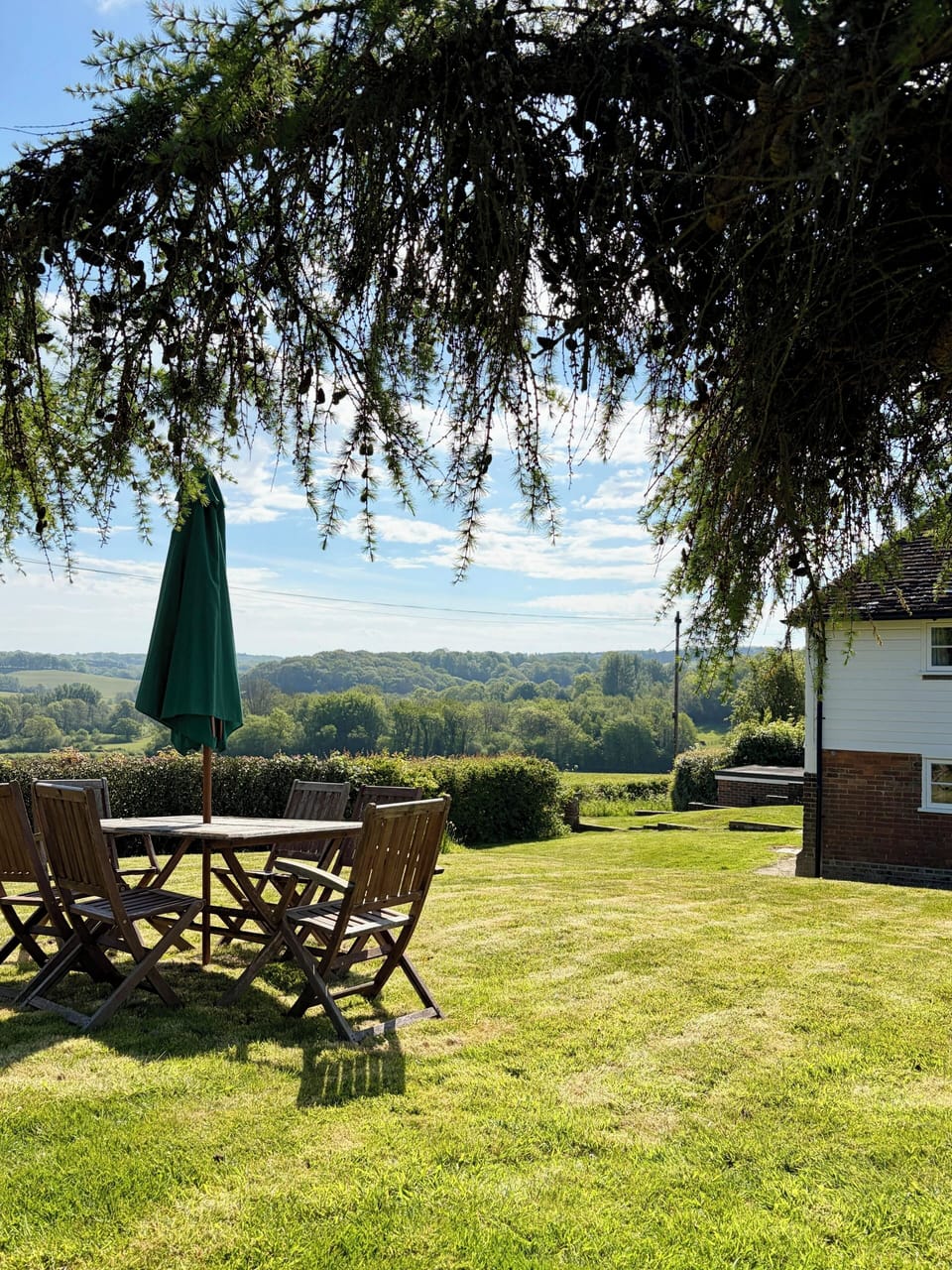 Outdoor dining for up to 6. Parasol, solitude & 360 degree views included.