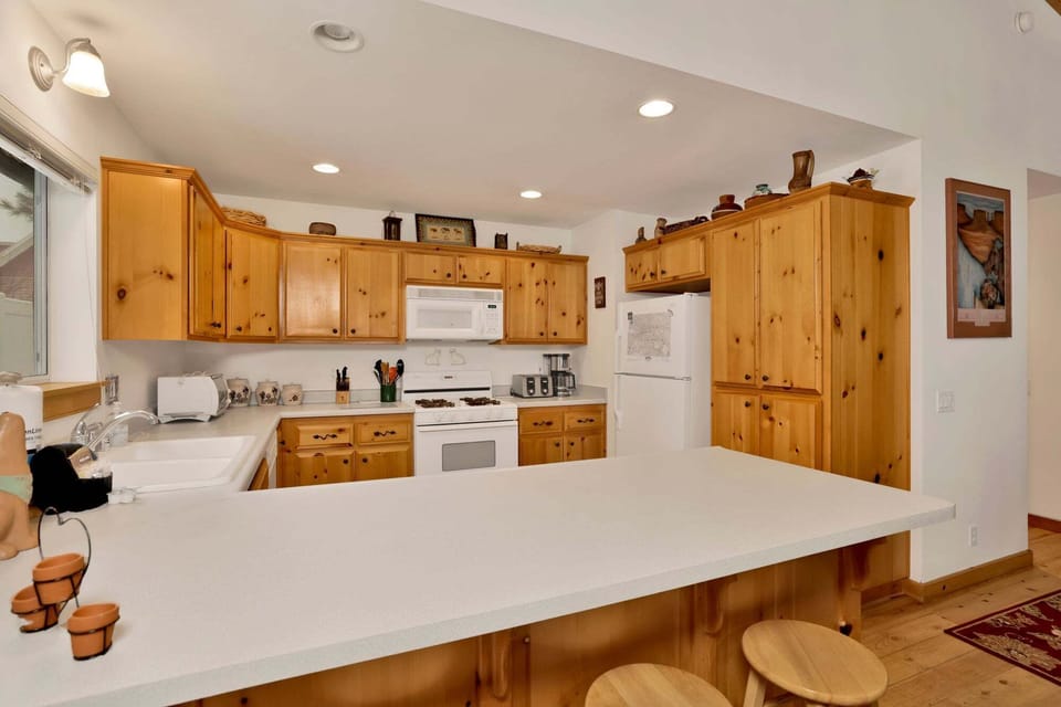 Cabin, Multiple Beds | Private kitchen