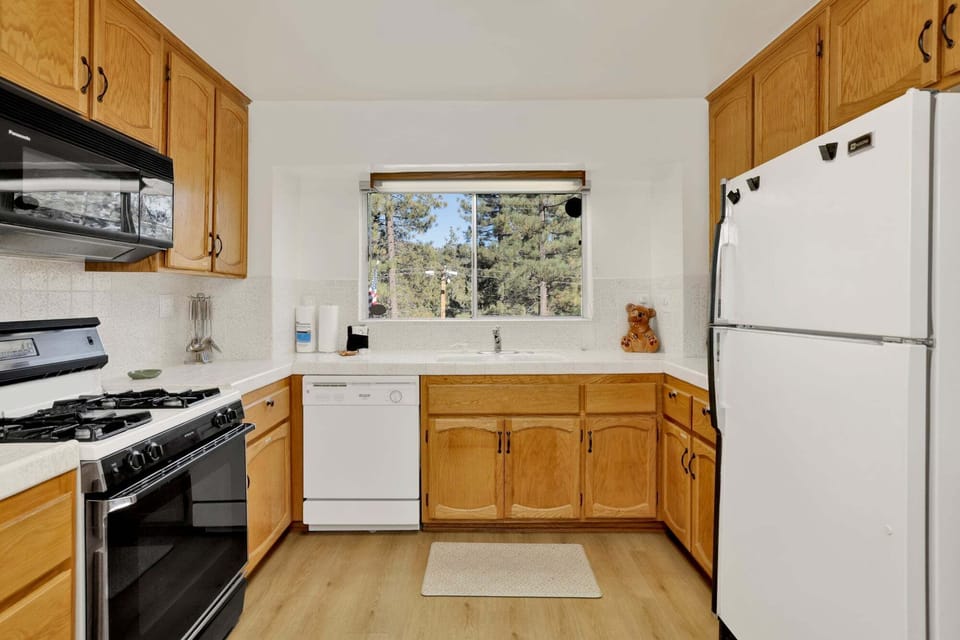 Cabin, Multiple Beds, Mountain View (2590) | Private kitchen