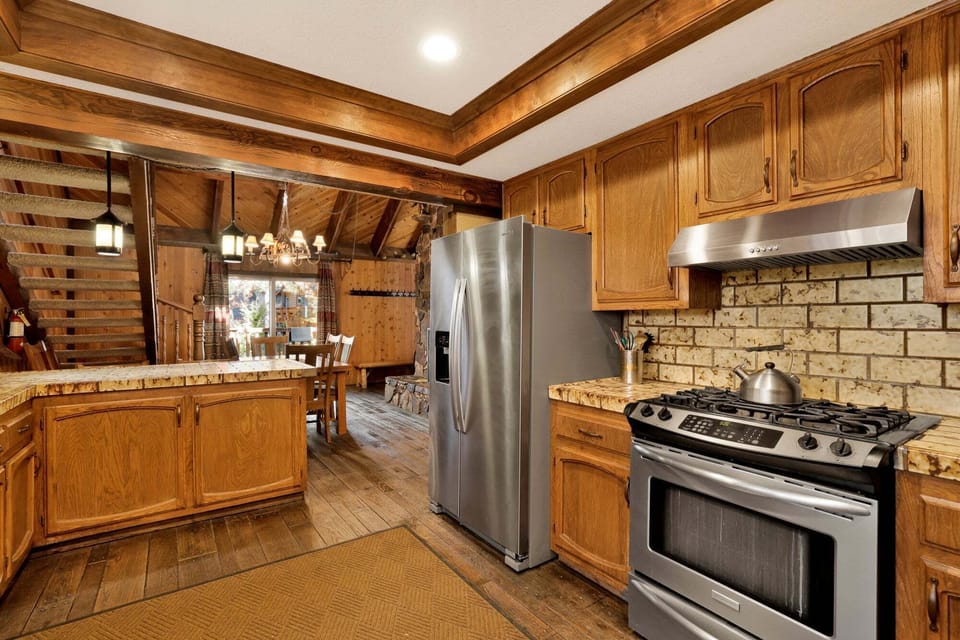 Cabin, Multiple Beds | Private kitchen