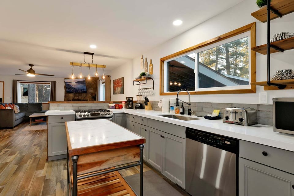 Cabin, Multiple Beds, Mountain View (2607) | Private kitchen