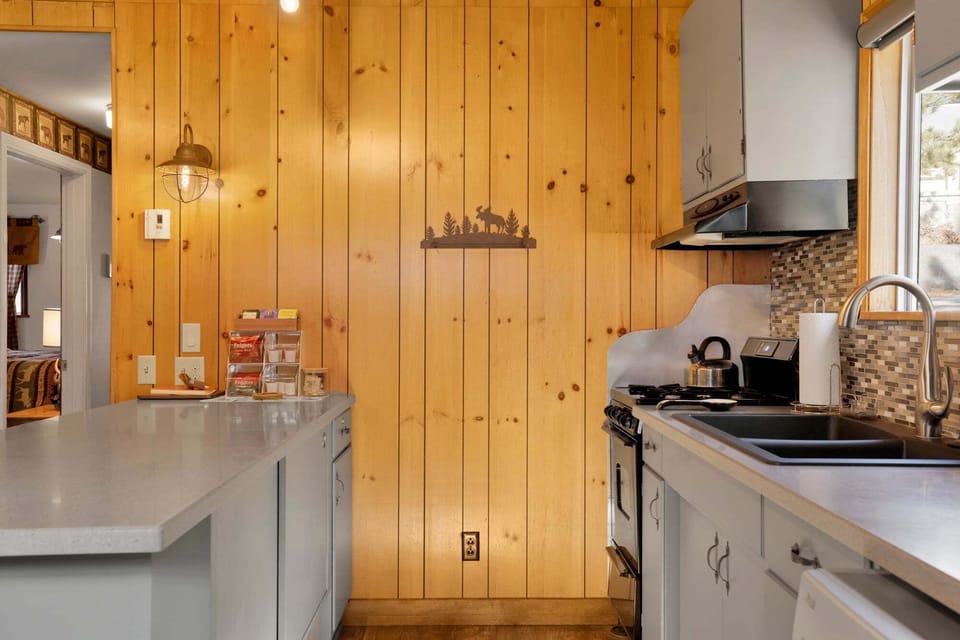Cabin, Multiple Beds, Mountain View (2609) | Private kitchen