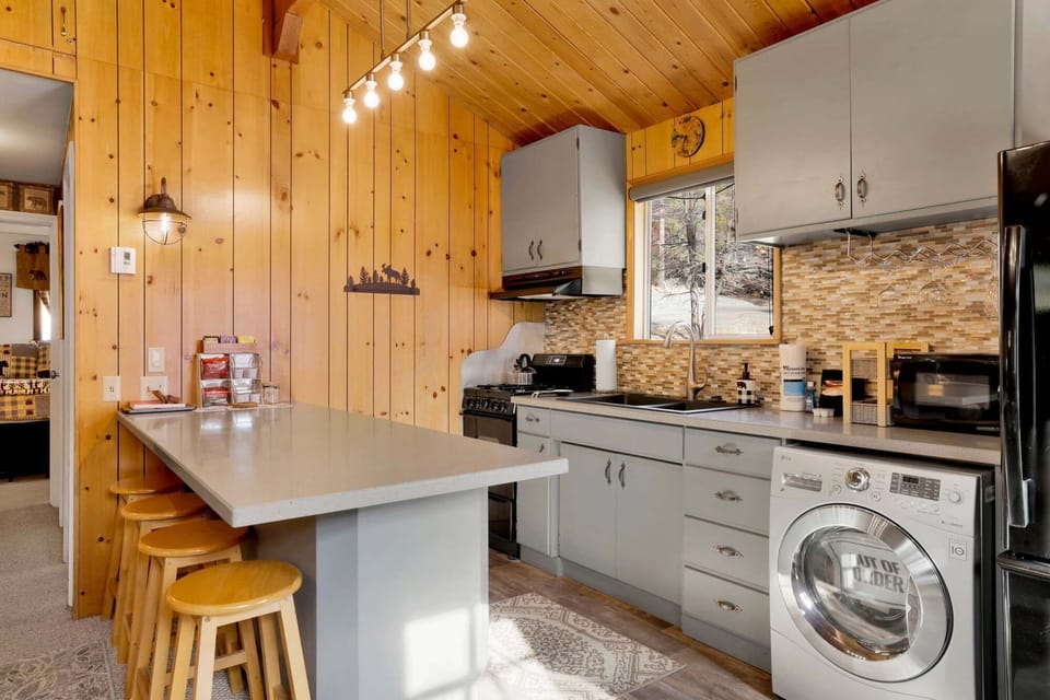 Cabin, Multiple Beds, Mountain View (2609) | Private kitchen