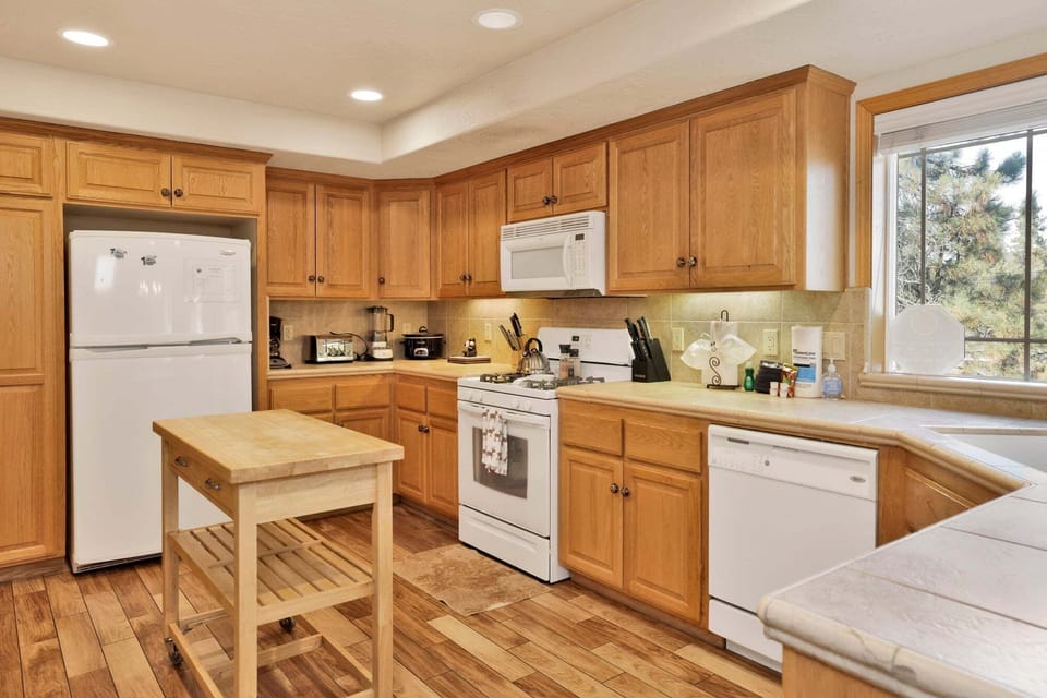 Cabin, Multiple Beds, Mountain View (2618) | Private kitchen