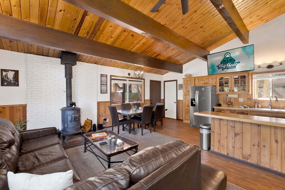 Cabin, Multiple Beds | Living area