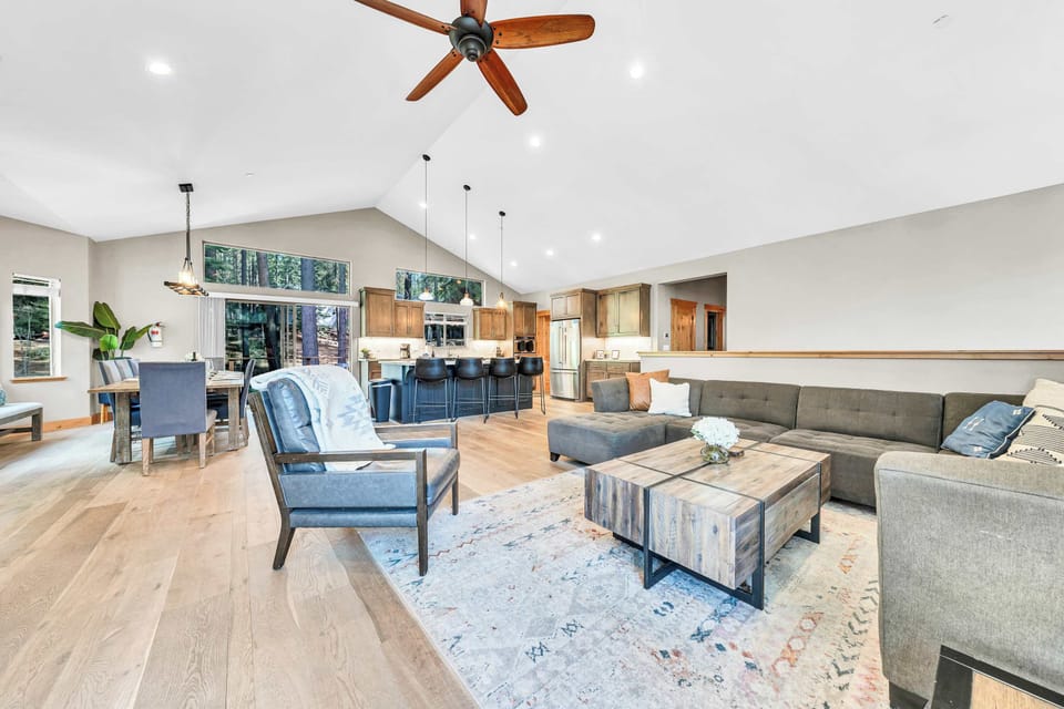 Living room: Gas fireplace, 55" Smart TV, main floor