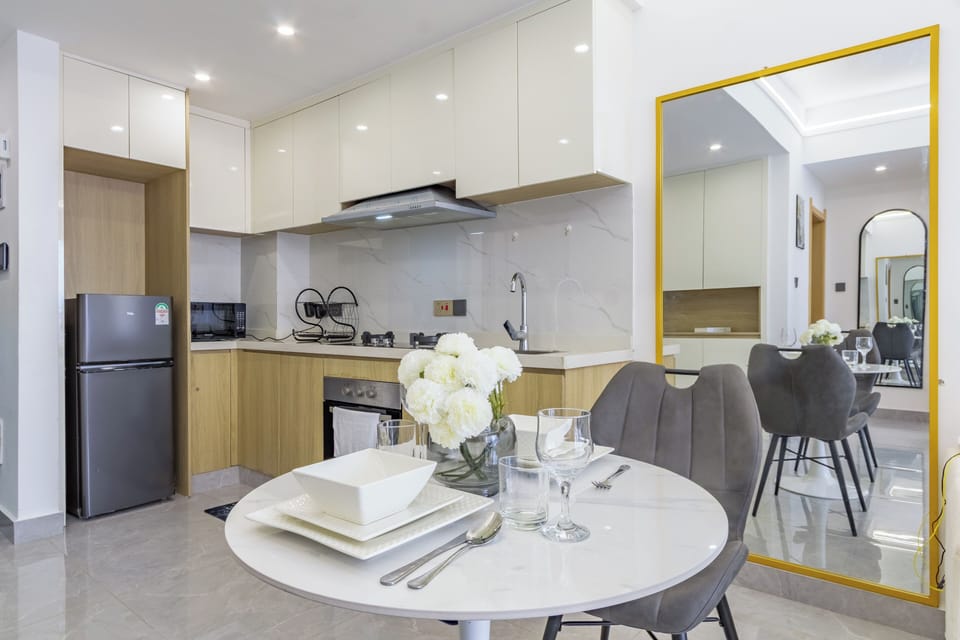 Deluxe Duplex, City View | Private kitchen