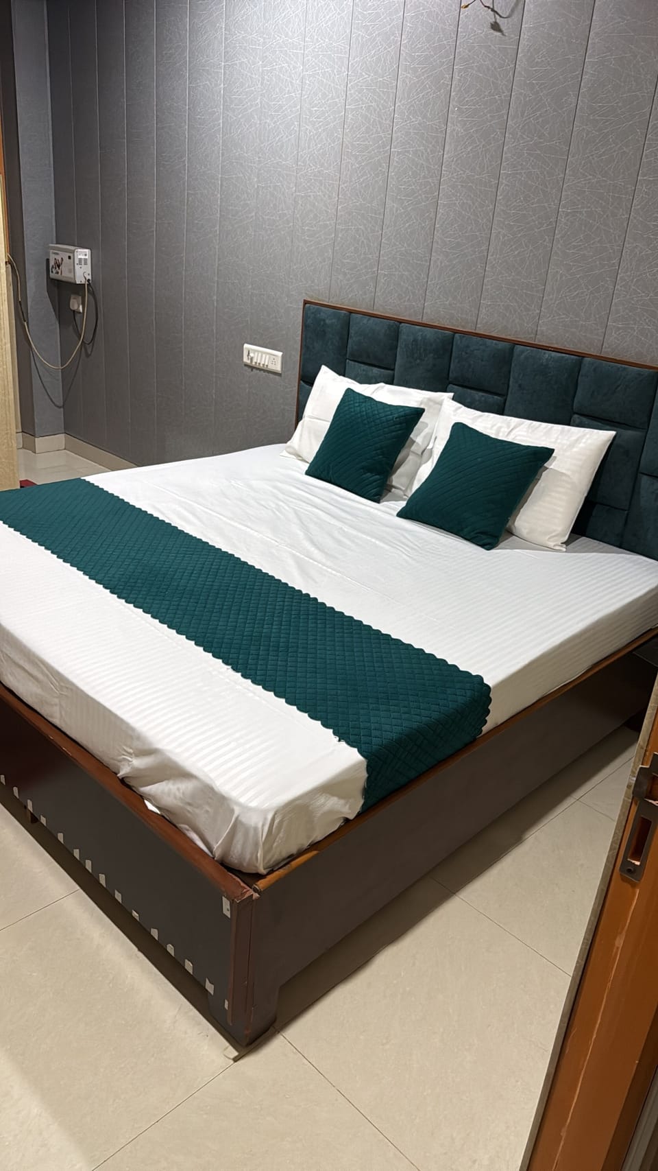 Deluxe Double Room | WiFi
