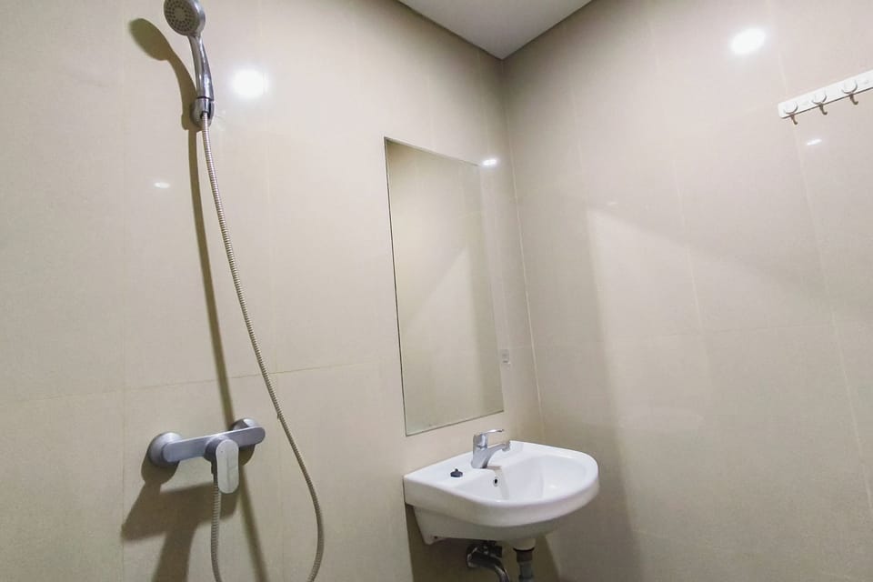 Standard Studio | Bathroom