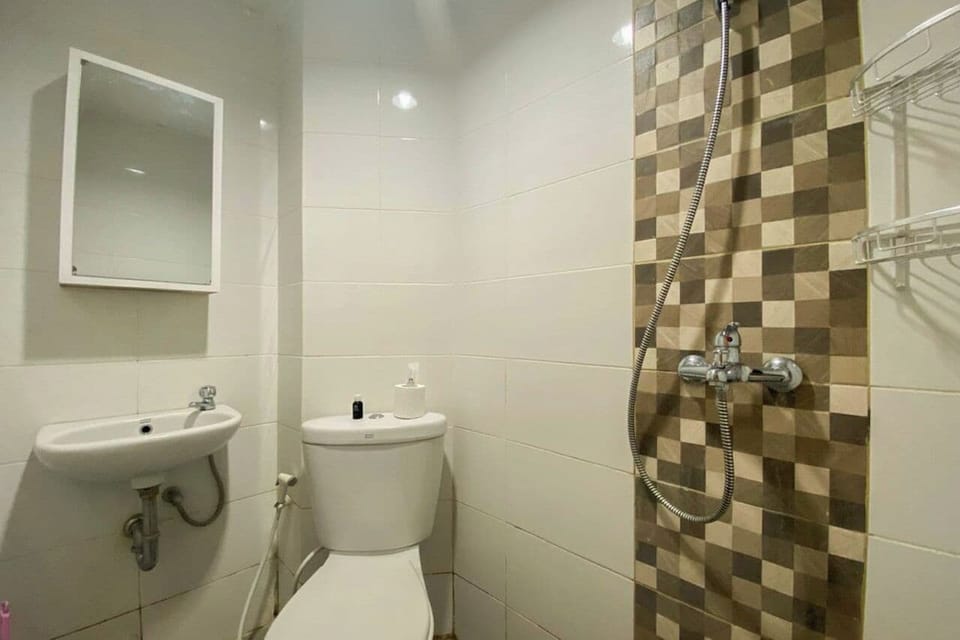 Standard Apartment | Bathroom