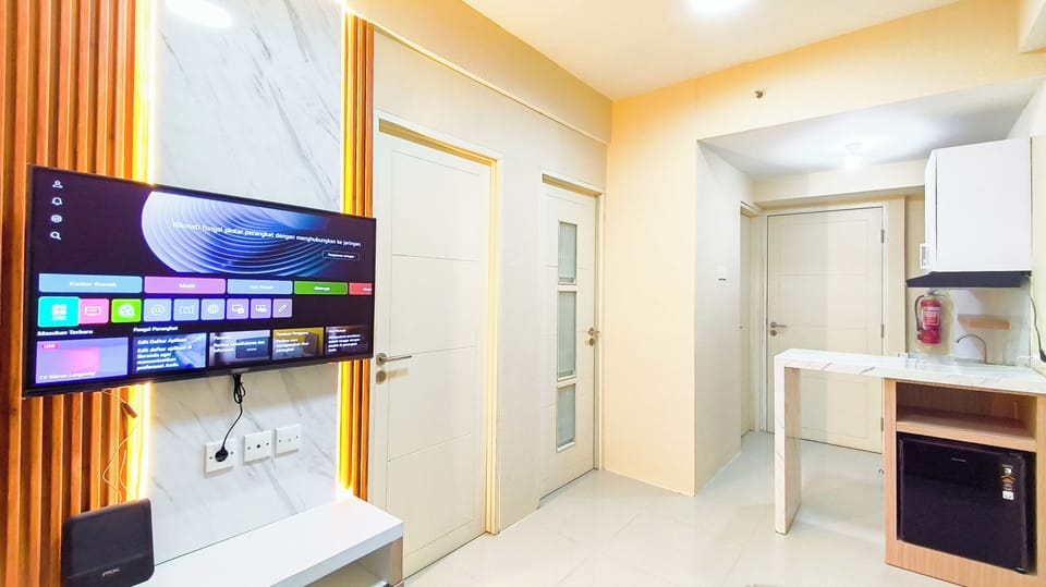 Standard Apartment | Television