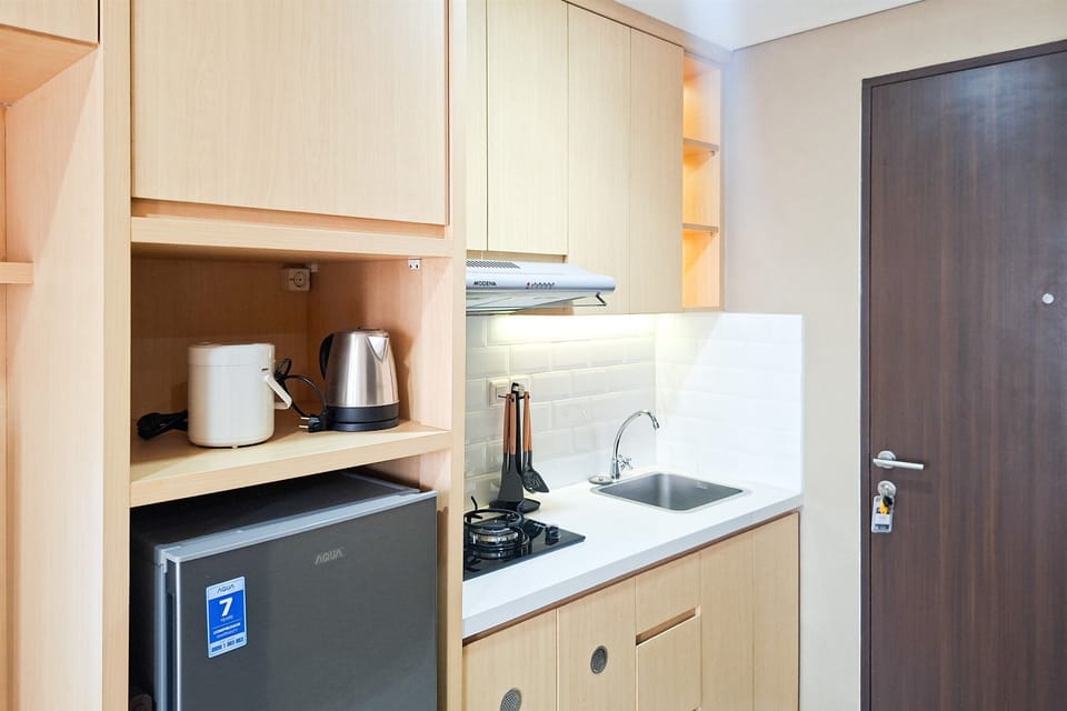 Standard Studio | Private kitchen | Stovetop, electric kettle, rice cooker