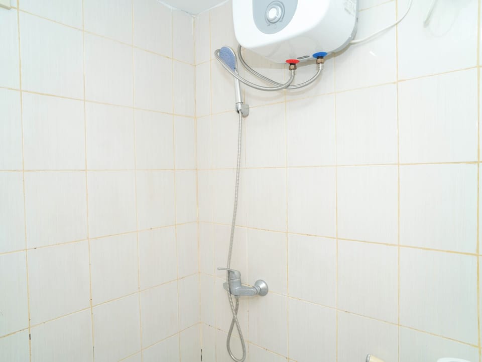 Standard Studio | Bathroom