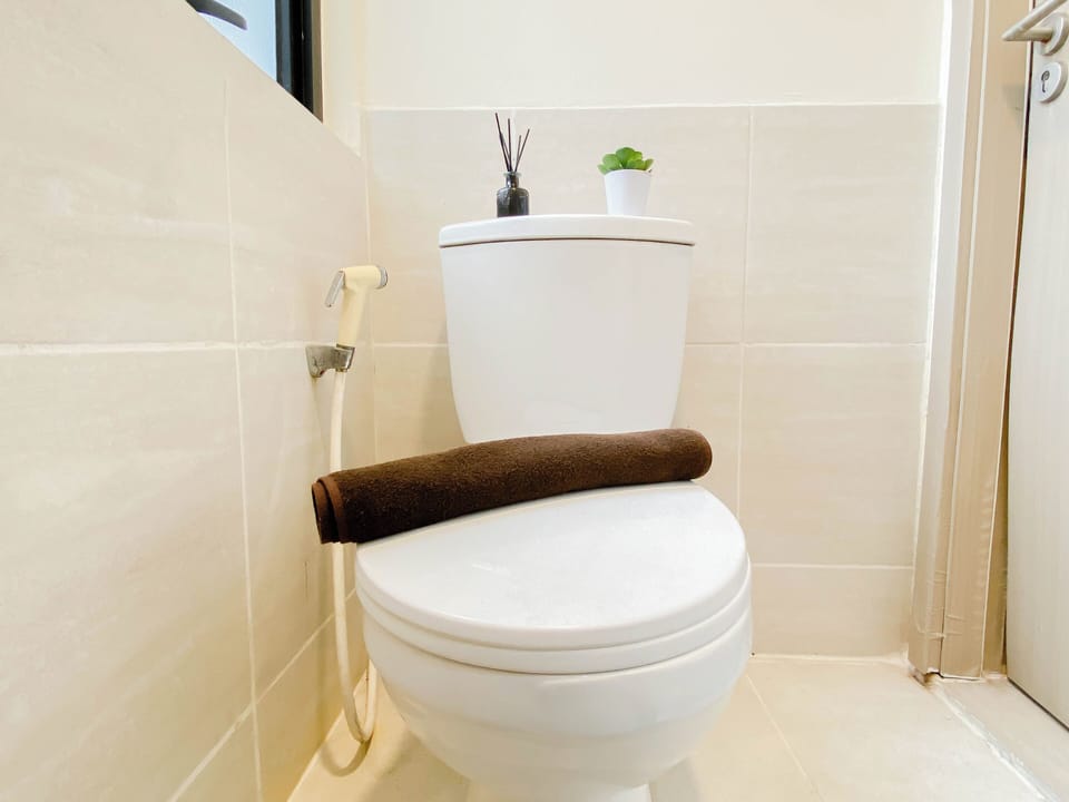 Standard Studio | Bathroom