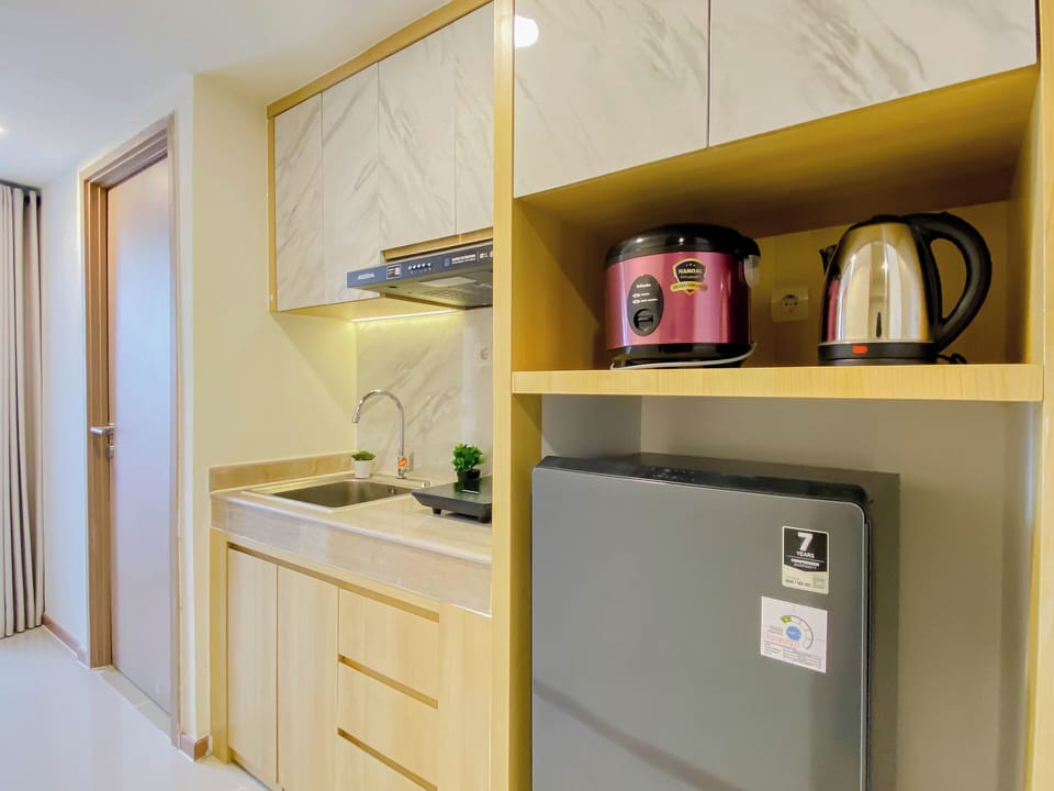 Standard Apartment | Private kitchen | Electric kettle, rice cooker
