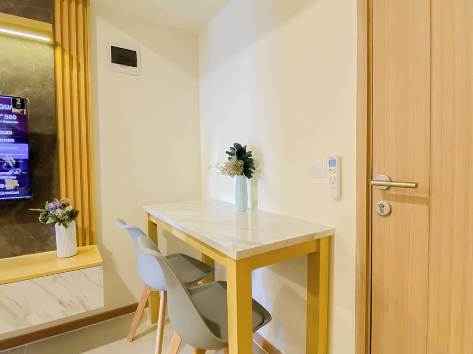 Standard Apartment | Dining room