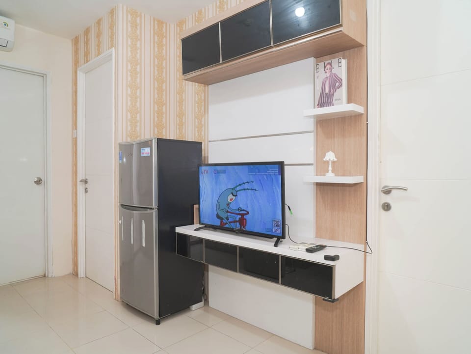 Standard Apartment | Television