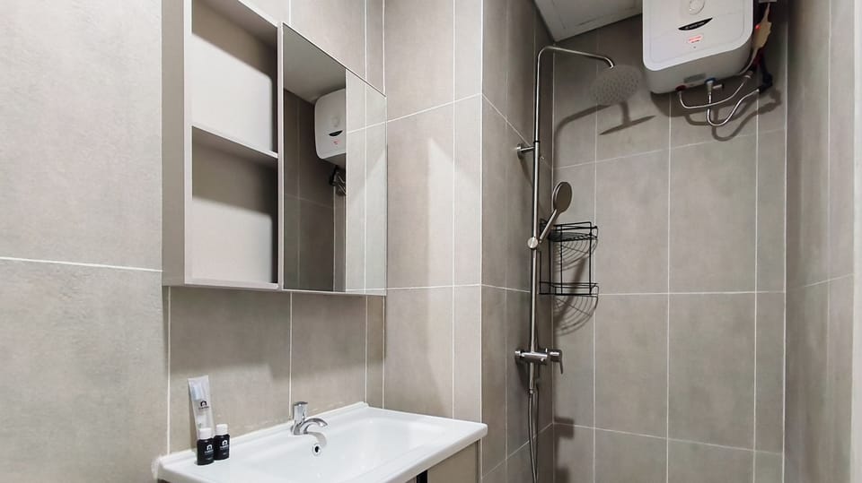 Standard Studio | Bathroom