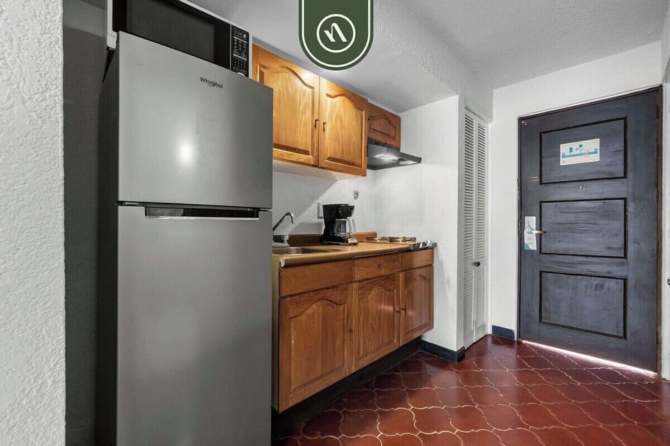 Studio, 1 King Bed with Sofa bed, Balcony, Ocean View (Costa Sur Estudio 10) | Private kitchen