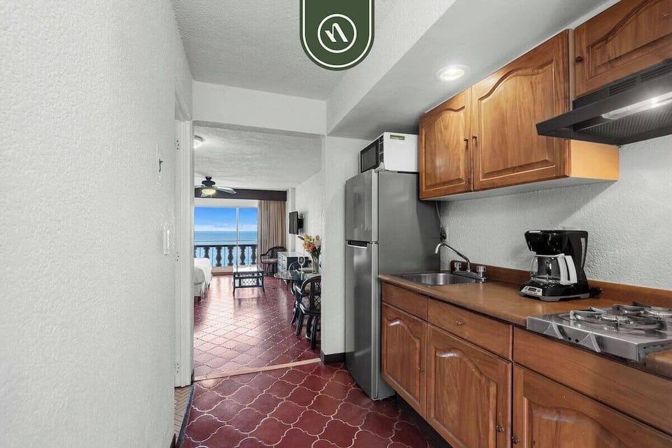Studio, 1 King Bed with Sofa bed, Balcony, Ocean View (Costa Sur Estudio 2) | Private kitchen