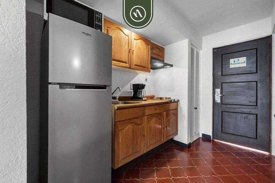 Studio, 1 King Bed with Sofa bed, Balcony, Ocean View (Costa Sur Estudio 7) | Private kitchen