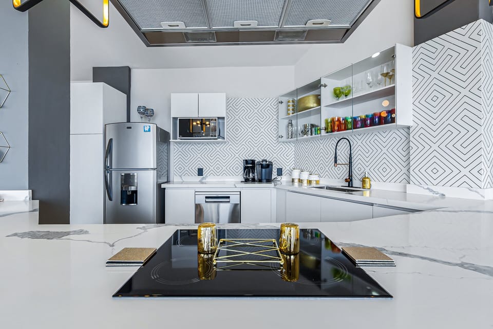 House, Multiple Beds, Balcony, Ocean View (Penthouse Gardenias) | Private kitchen