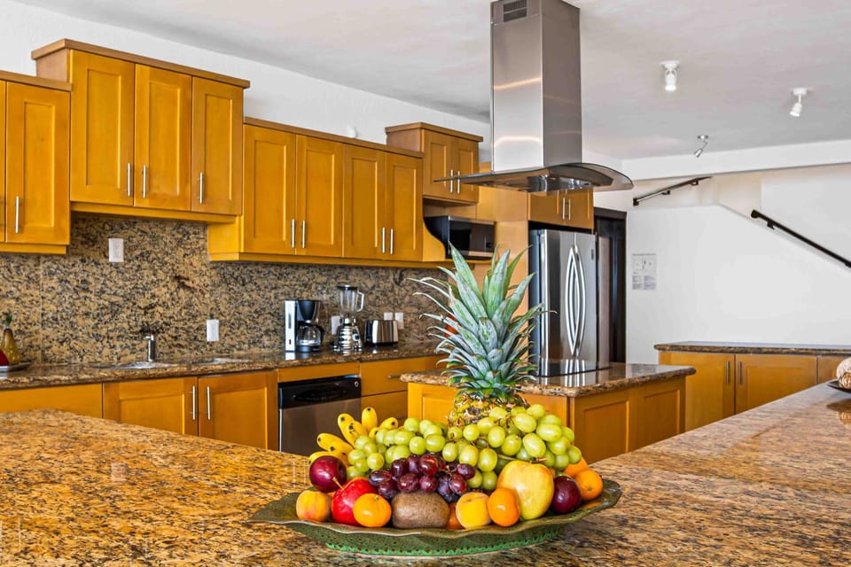 House, Multiple Beds, Pool Access, Ocean View (Grand Miramar APH2) | Private kitchen