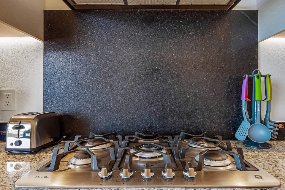 Condo, 1 King Bed with Sofa bed, Balcony, City View (V Golf 601) | Private kitchen