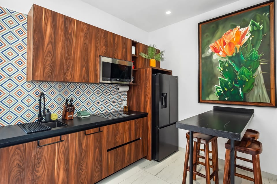 Studio, 1 King Bed, Balcony, Ocean View (Madero 320 - 310) | Private kitchen