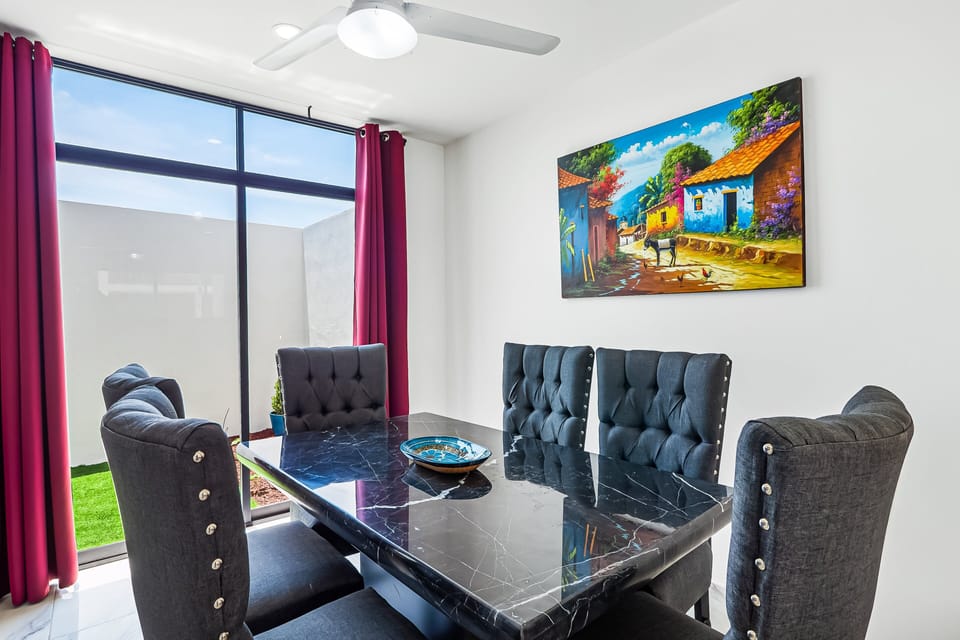 House, Multiple Beds, Balcony, Pool View (Porto Residencial, Unit 10) | 3 bedrooms, individually decorated, individually furnished, bed sheets