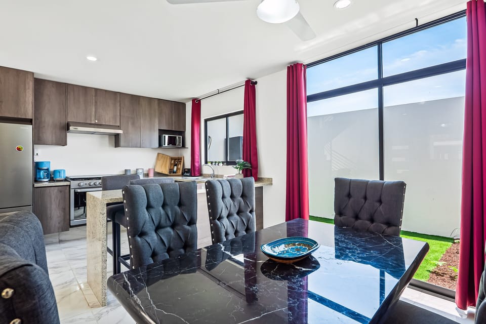 House, Multiple Beds, Balcony, Pool View (Porto Residencial, Unit 10) | Private kitchen