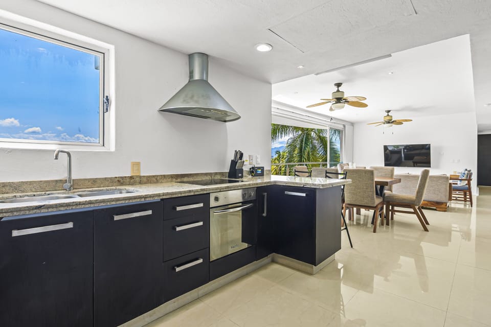 Condo, Multiple Beds, Balcony, Partial Ocean View (Nitta Condo 301) | Private kitchen
